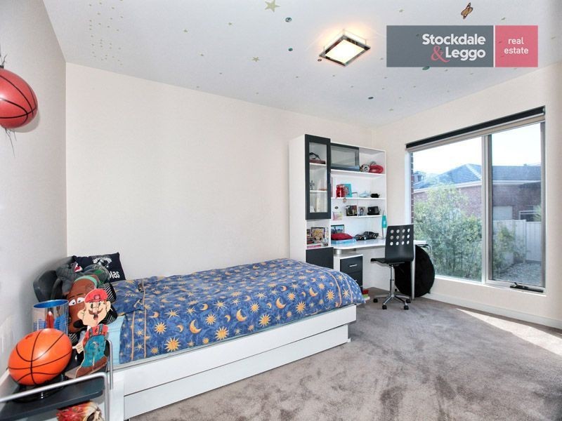 24 Clare Boulevard, Greenvale VIC 3059