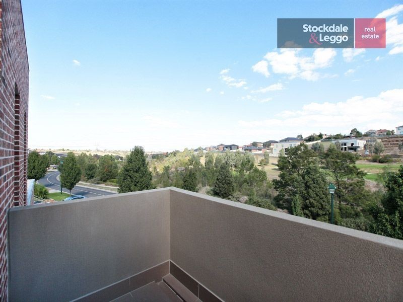24 Clare Boulevard, Greenvale VIC 3059