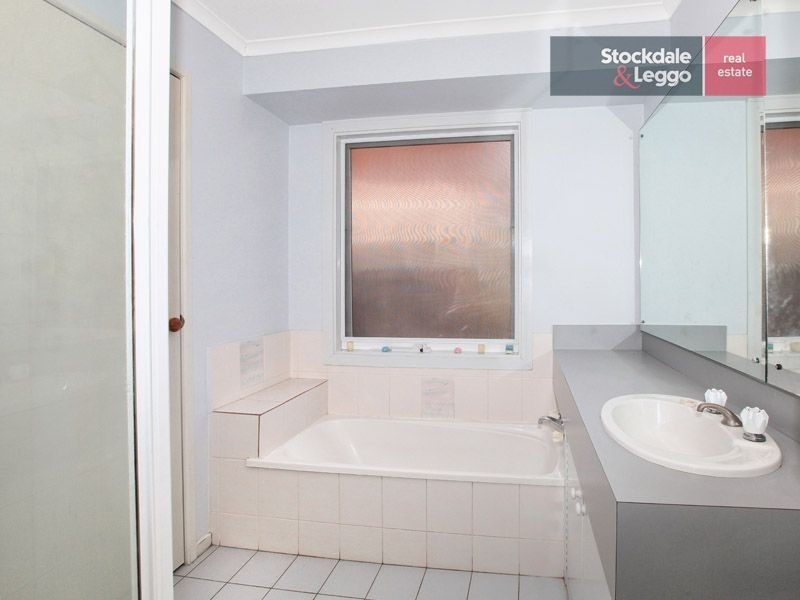 7 Davidson Court, Attwood VIC 3049