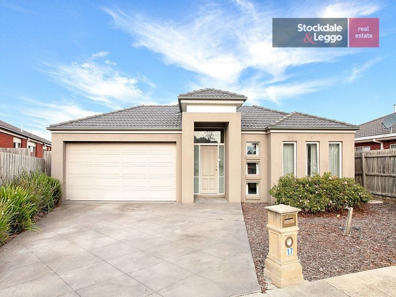 17 Regency Road, Roxburgh Park VIC 3064