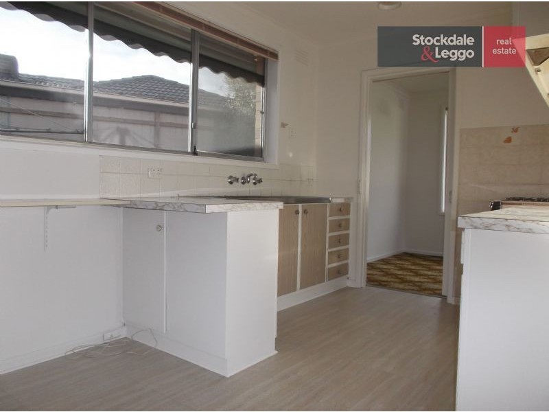 2 Cosdown Close, Gladstone Park VIC 3043