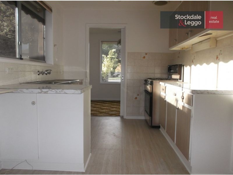 2 Cosdown Close, Gladstone Park VIC 3043