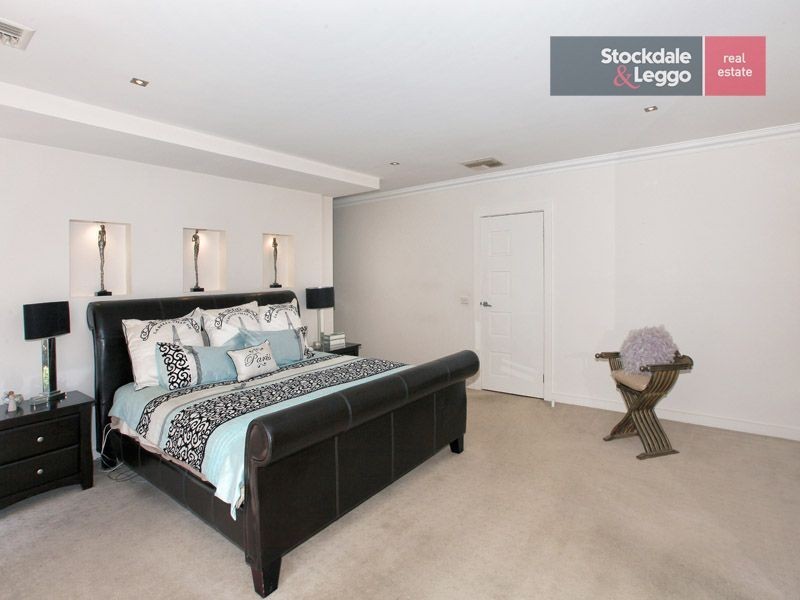 7 Muirhead Court, Greenvale VIC 3059