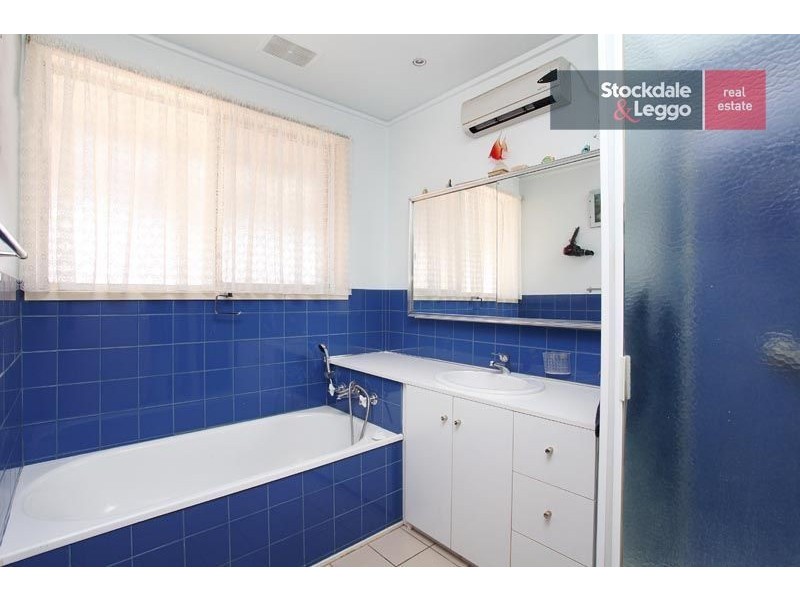 40 South Circular Road, Gladstone Park VIC 3043