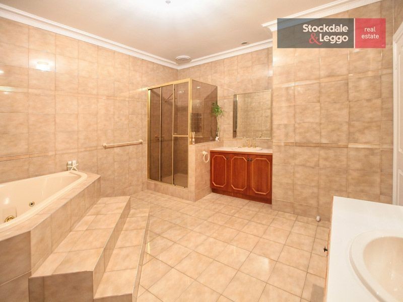 13 Airdrie Mews, Greenvale VIC 3059