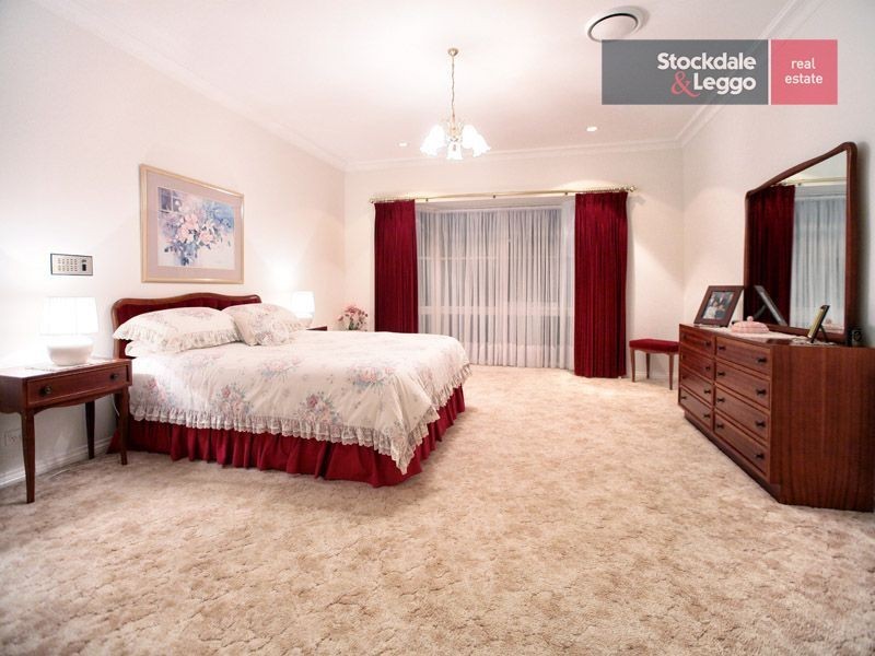 13 Airdrie Mews, Greenvale VIC 3059