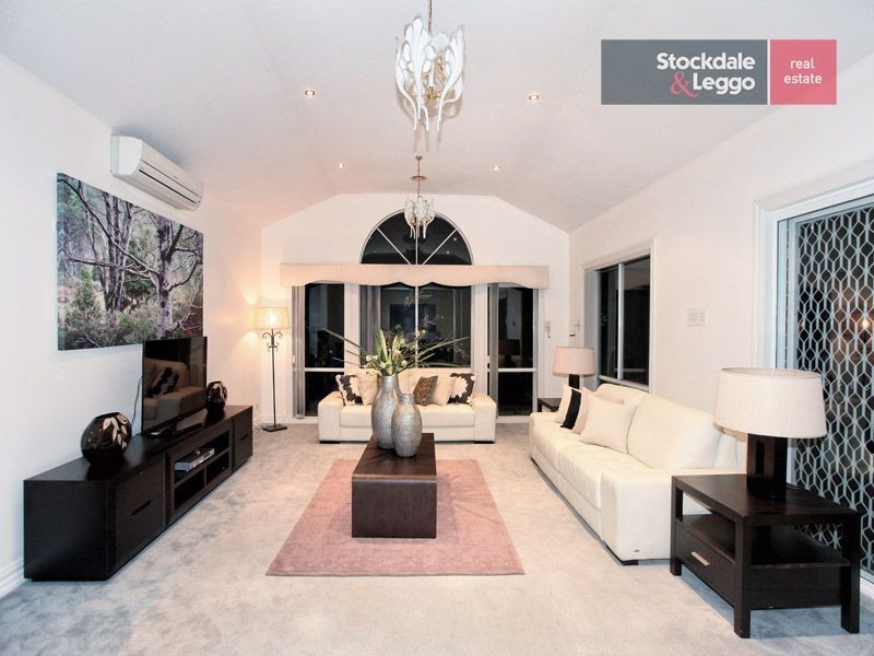 7 Coach House Drive, Attwood VIC 3049