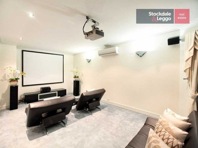 7 Coach House Drive, Attwood VIC 3049