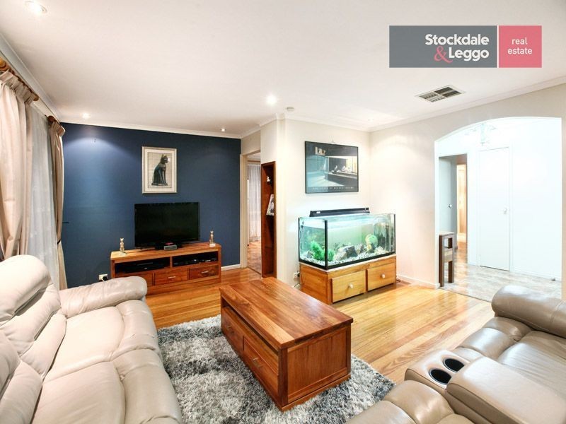 2 Waverley Court, Gladstone Park VIC 3043