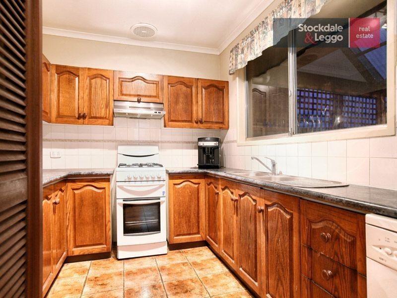 2 Waverley Court, Gladstone Park VIC 3043