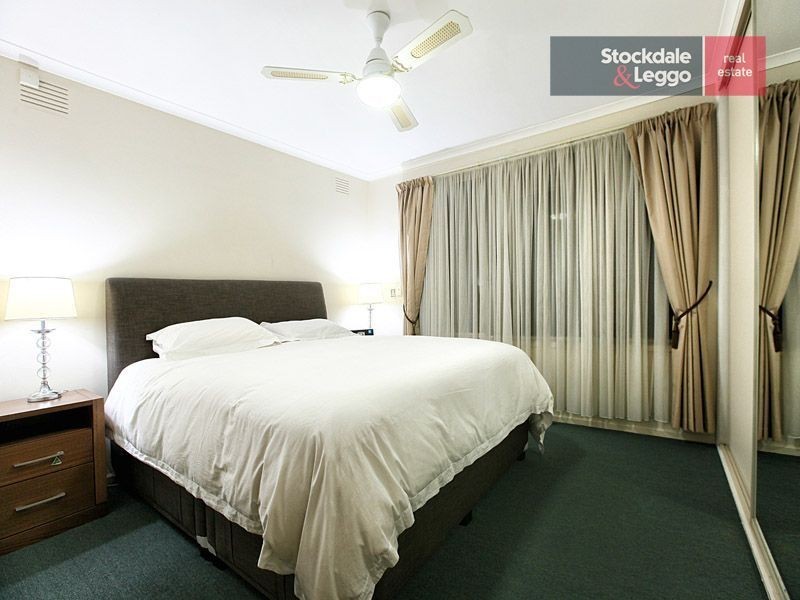 2 Waverley Court, Gladstone Park VIC 3043