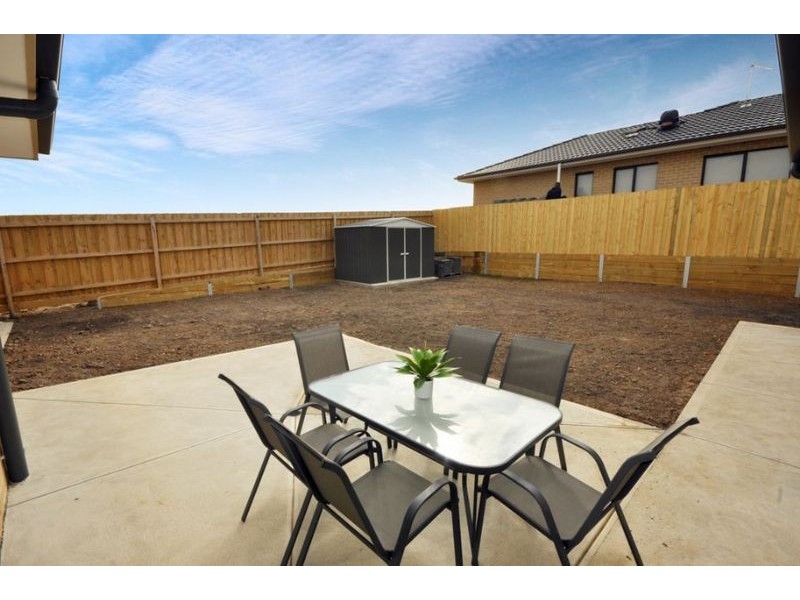 2/11 Patho Court, Westmeadows VIC 3049