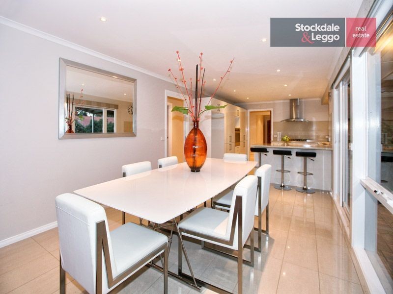 11 Davidson Court, Attwood VIC 3049