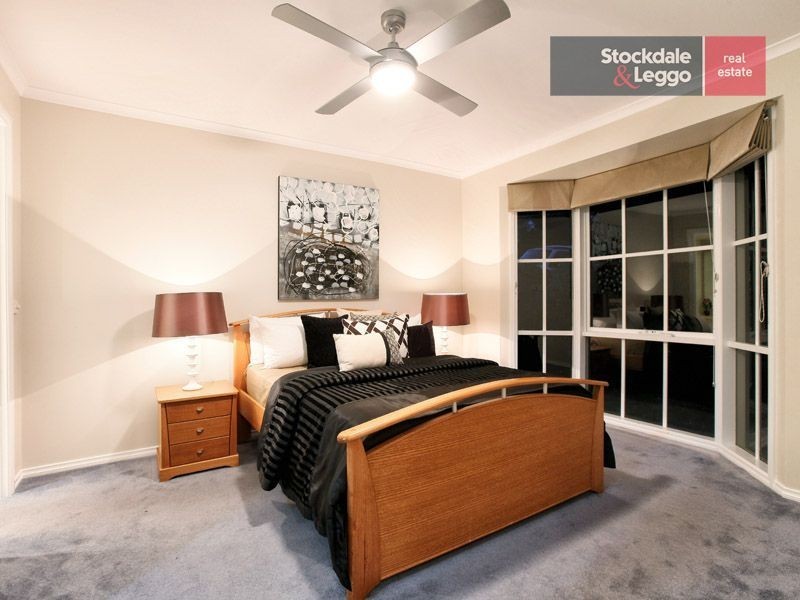 11 Davidson Court, Attwood VIC 3049