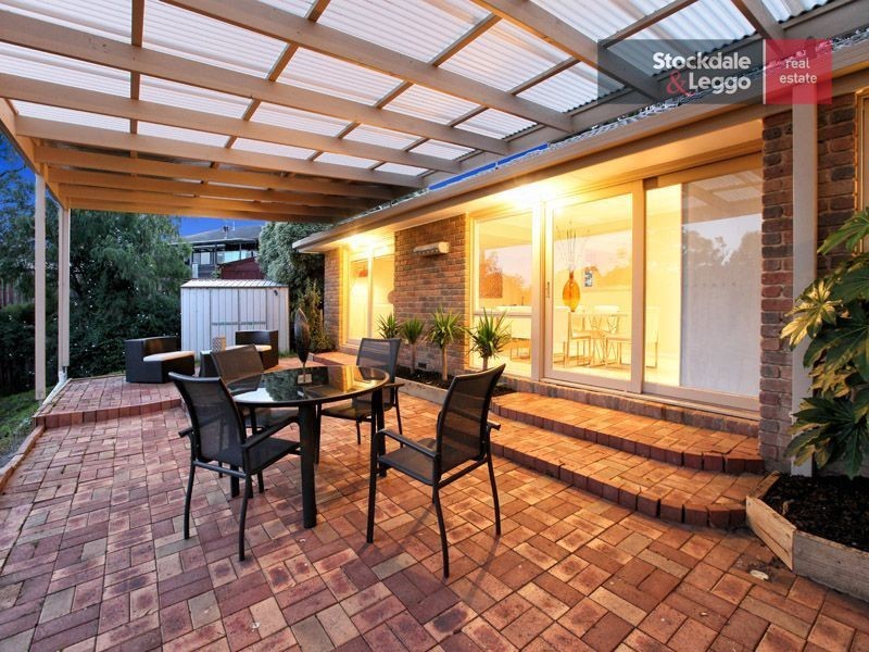 11 Davidson Court, Attwood VIC 3049