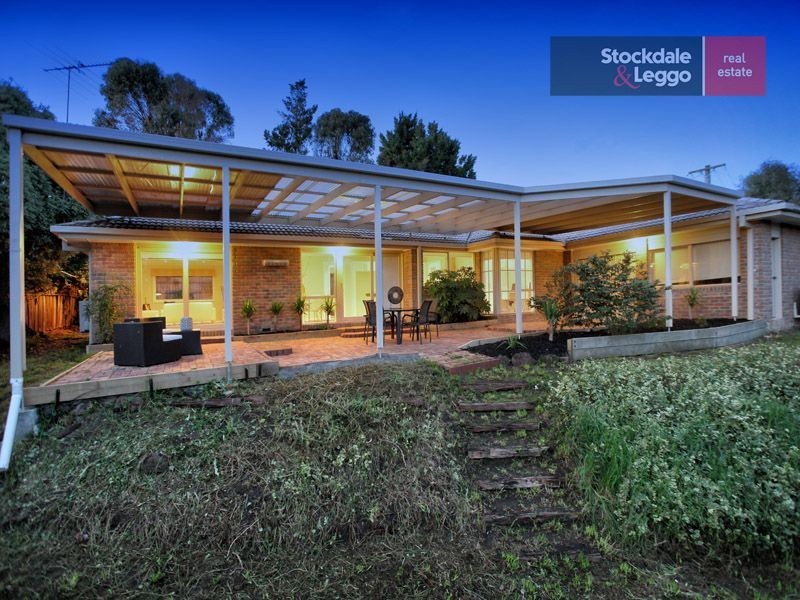 11 Davidson Court, Attwood VIC 3049