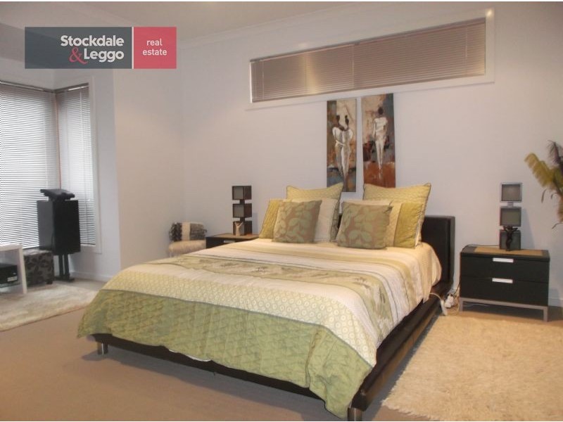 4 Stranraer Close, Greenvale VIC 3059