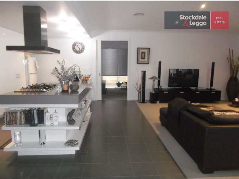 4 Stranraer Close, Greenvale VIC 3059