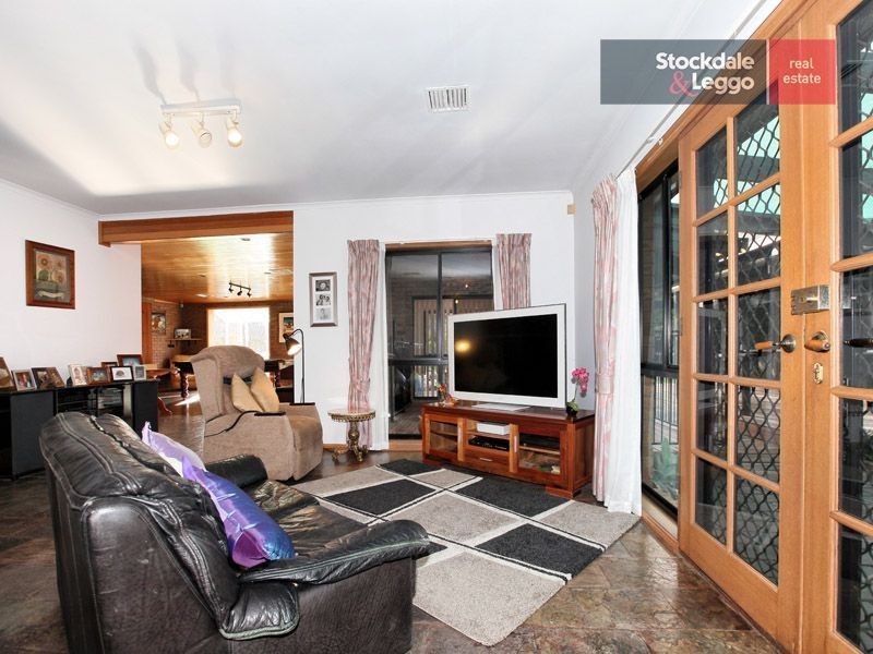 13 Clifton Road, Greenvale VIC 3059