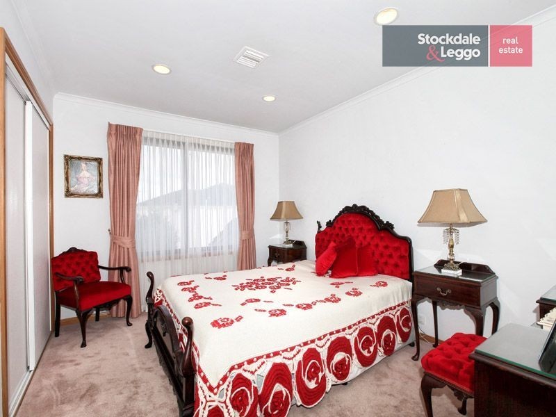 13 Clifton Road, Greenvale VIC 3059