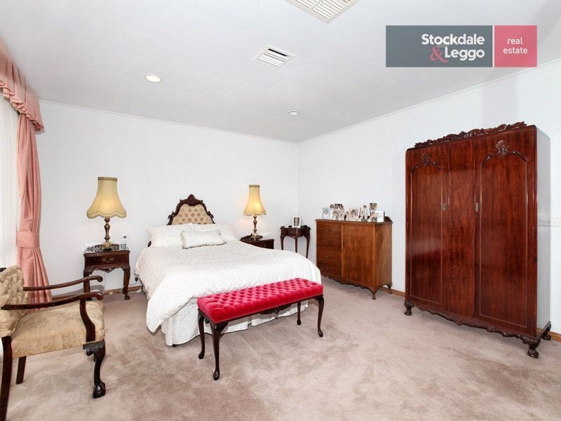 13 Clifton Road, Greenvale VIC 3059