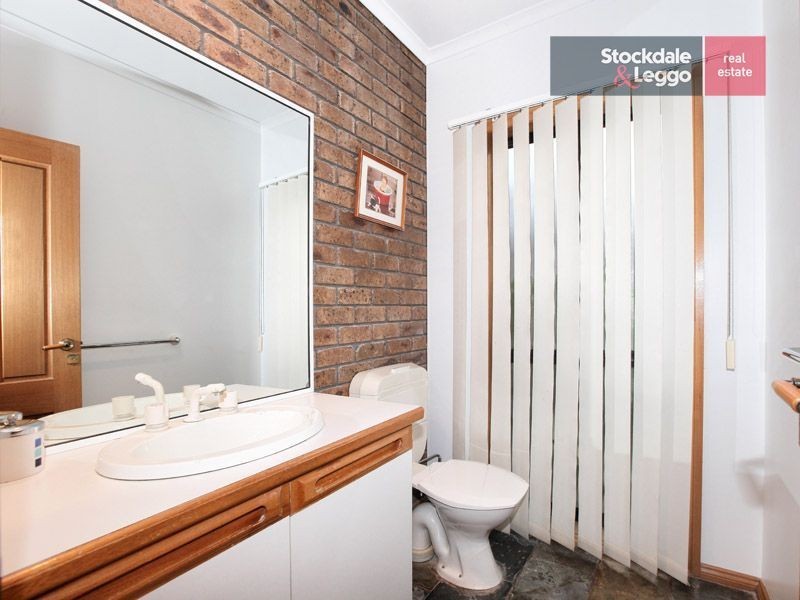 13 Clifton Road, Greenvale VIC 3059