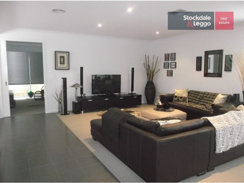 . Stranraer Close, Greenvale VIC 3059