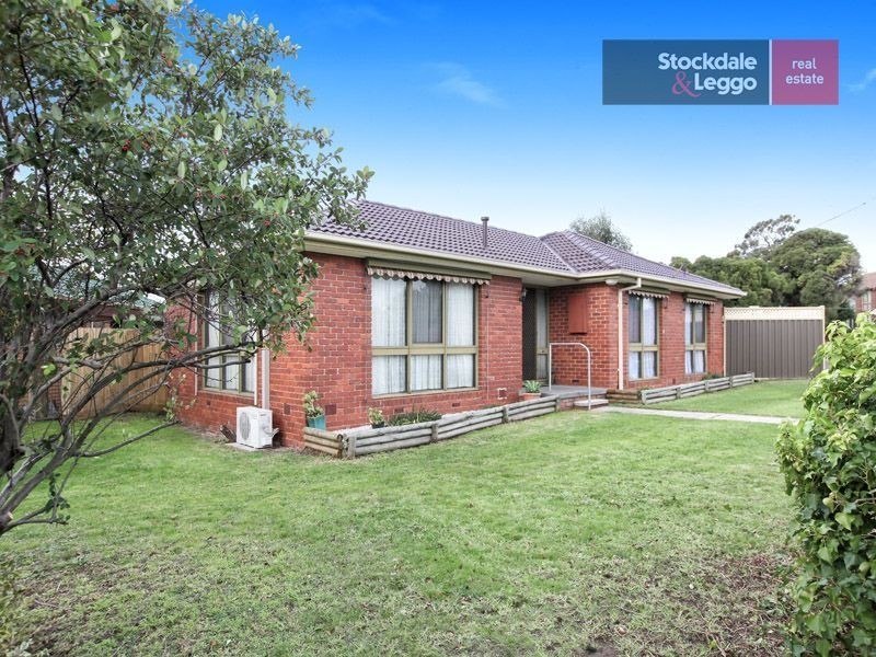 16 Snaefell Crescent, Gladstone Park VIC 3043
