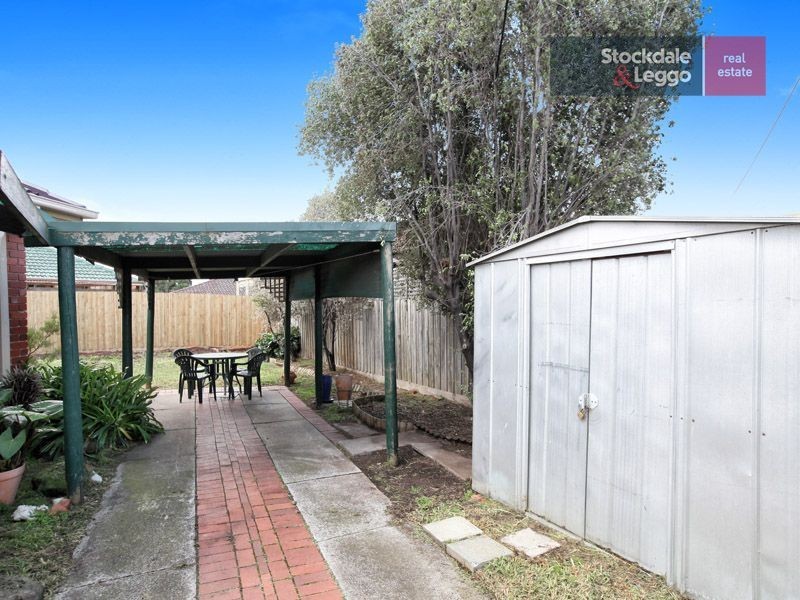 16 Snaefell Crescent, Gladstone Park VIC 3043
