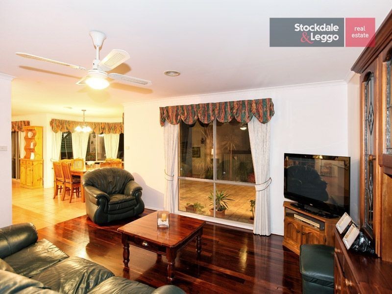 4 Lamplight Way, Attwood VIC 3049