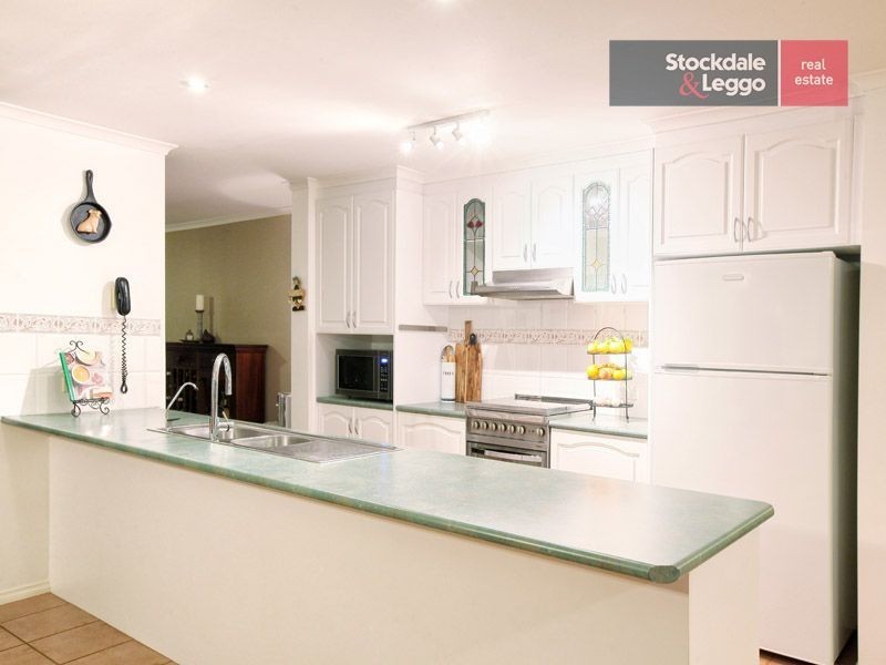 4 Lamplight Way, Attwood VIC 3049