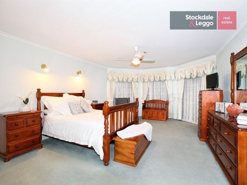 4 Lamplight Way, Attwood VIC 3049