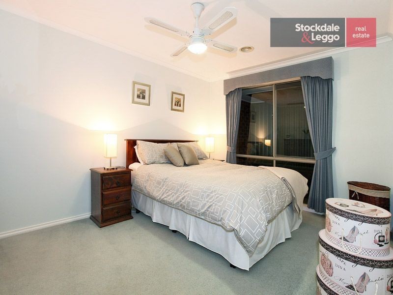 4 Lamplight Way, Attwood VIC 3049