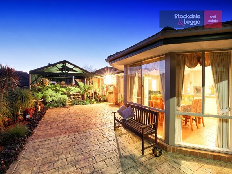 4 Lamplight Way, Attwood VIC 3049