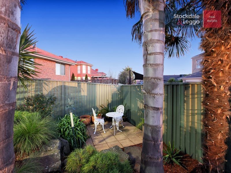 4 Lamplight Way, Attwood VIC 3049