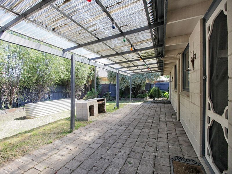 105 South Circular Road, Gladstone Park VIC 3043