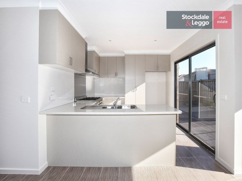 2/4 Plymouth Court, Craigieburn VIC 3064