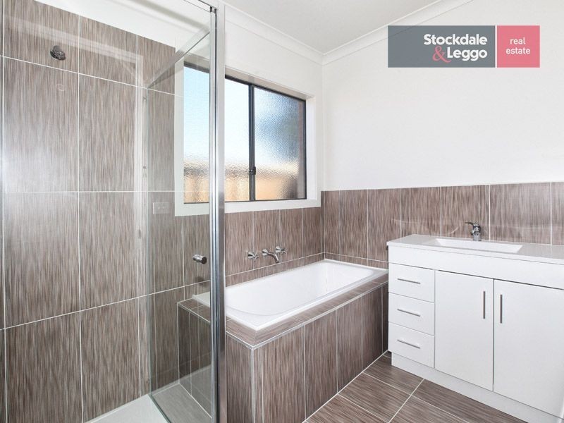 2/4 Plymouth Court, Craigieburn VIC 3064