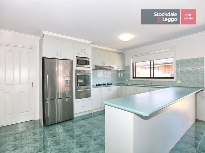 4 McConnell Crescent, Roxburgh Park VIC 3064