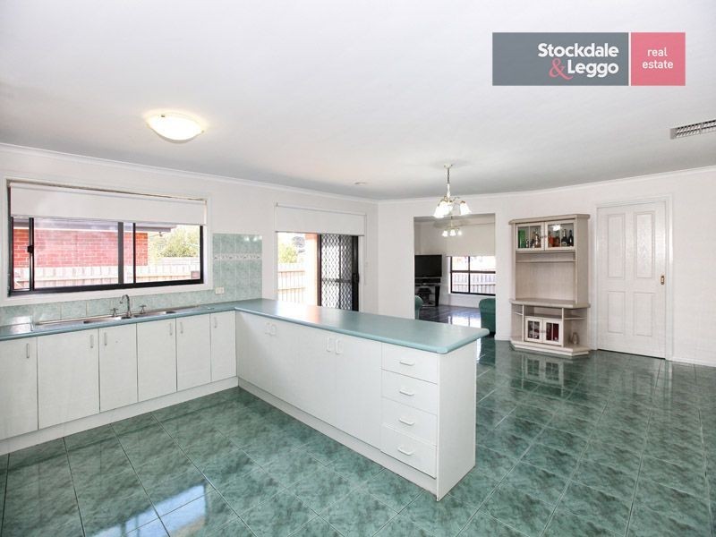 4 McConnell Crescent, Roxburgh Park VIC 3064