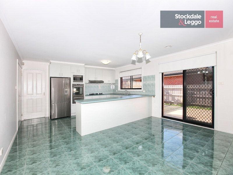 4 McConnell Crescent, Roxburgh Park VIC 3064