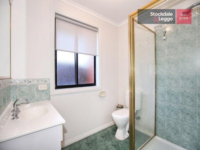 4 McConnell Crescent, Roxburgh Park VIC 3064