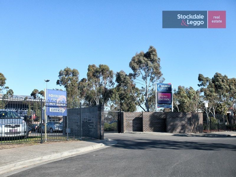 4 McConnell Crescent, Roxburgh Park VIC 3064