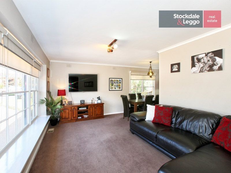 18 Hillcrest Drive, Westmeadows VIC 3049