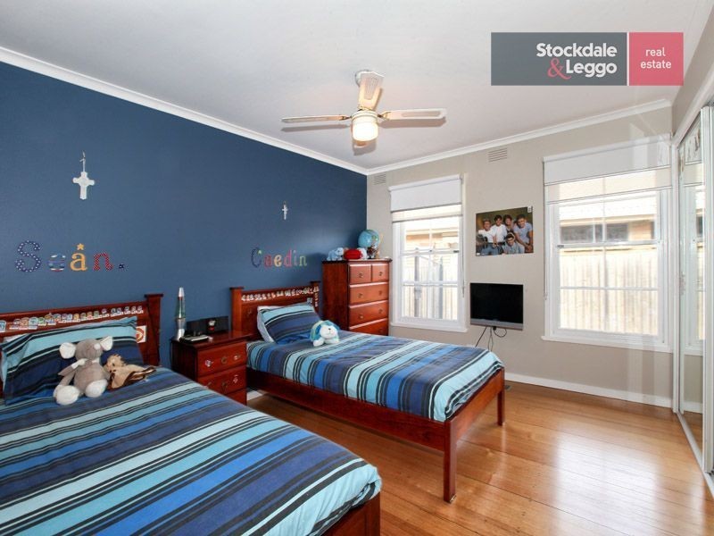 18 Hillcrest Drive, Westmeadows VIC 3049