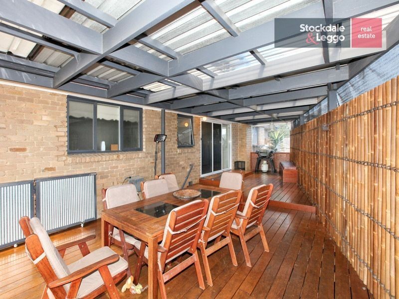 18 Hillcrest Drive, Westmeadows VIC 3049