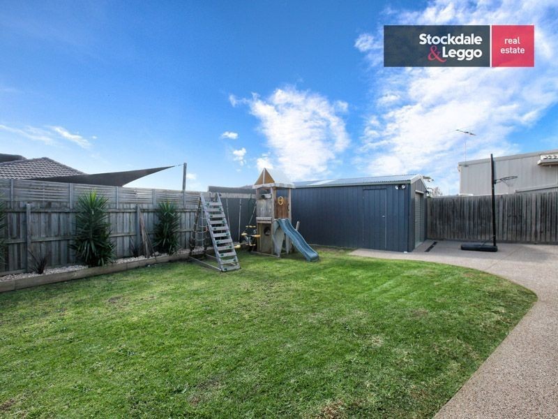 18 Hillcrest Drive, Westmeadows VIC 3049