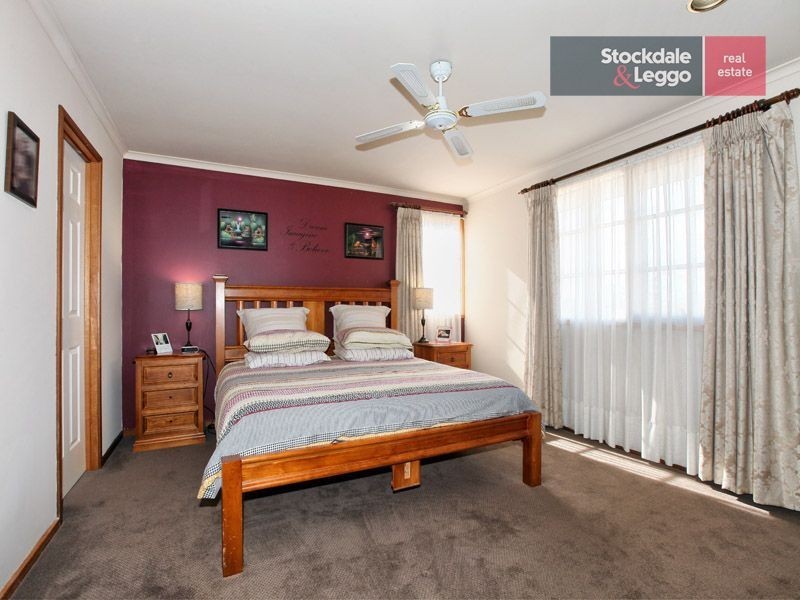 18 Hillcrest Drive, Westmeadows VIC 3049