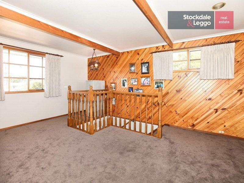 18 Hillcrest Drive, Westmeadows VIC 3049