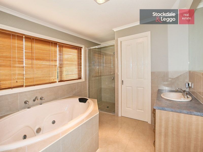 29 Willowbank Way, Attwood VIC 3049